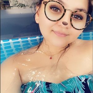 Meet your Posher, Esmer